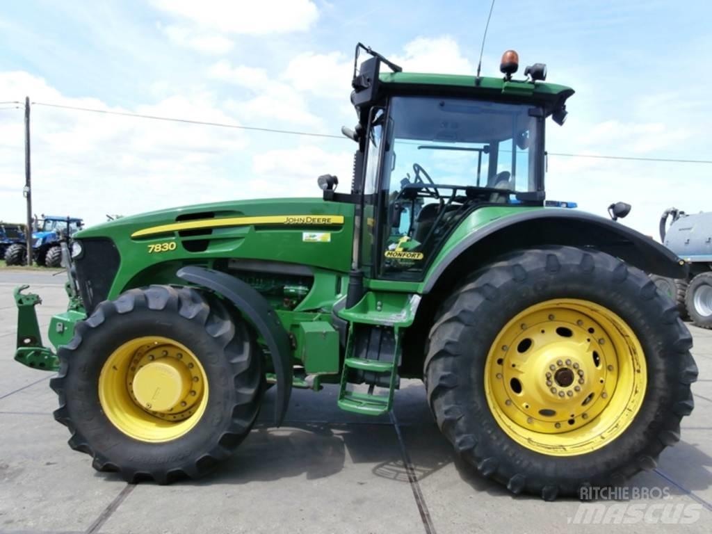 John Deere 7830 TLS トラクター