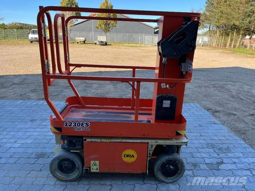 JLG 1230 ES 垂直昇降型リフト
