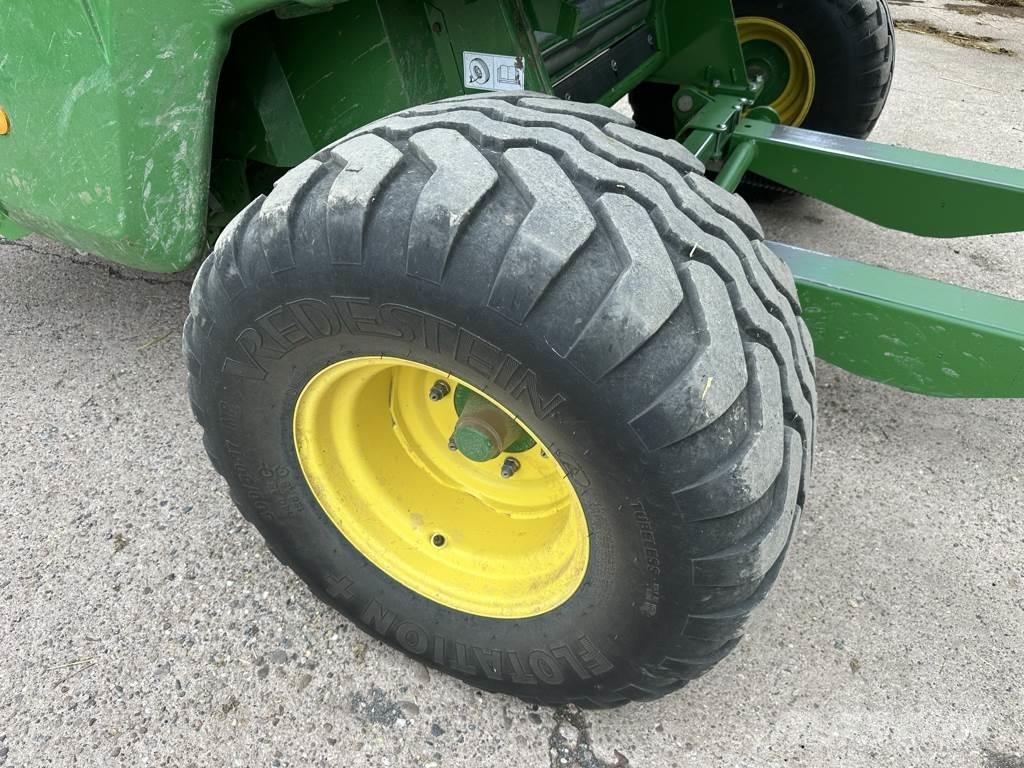 John Deere V461M ラウンドベーラー