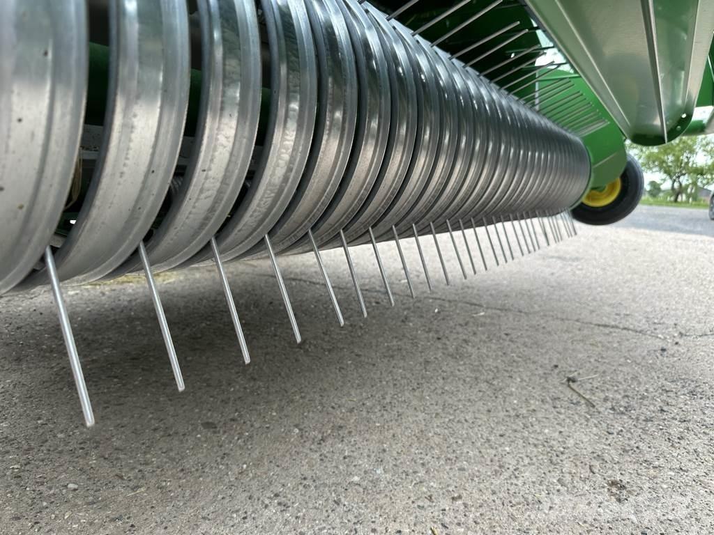 John Deere V461M ラウンドベーラー