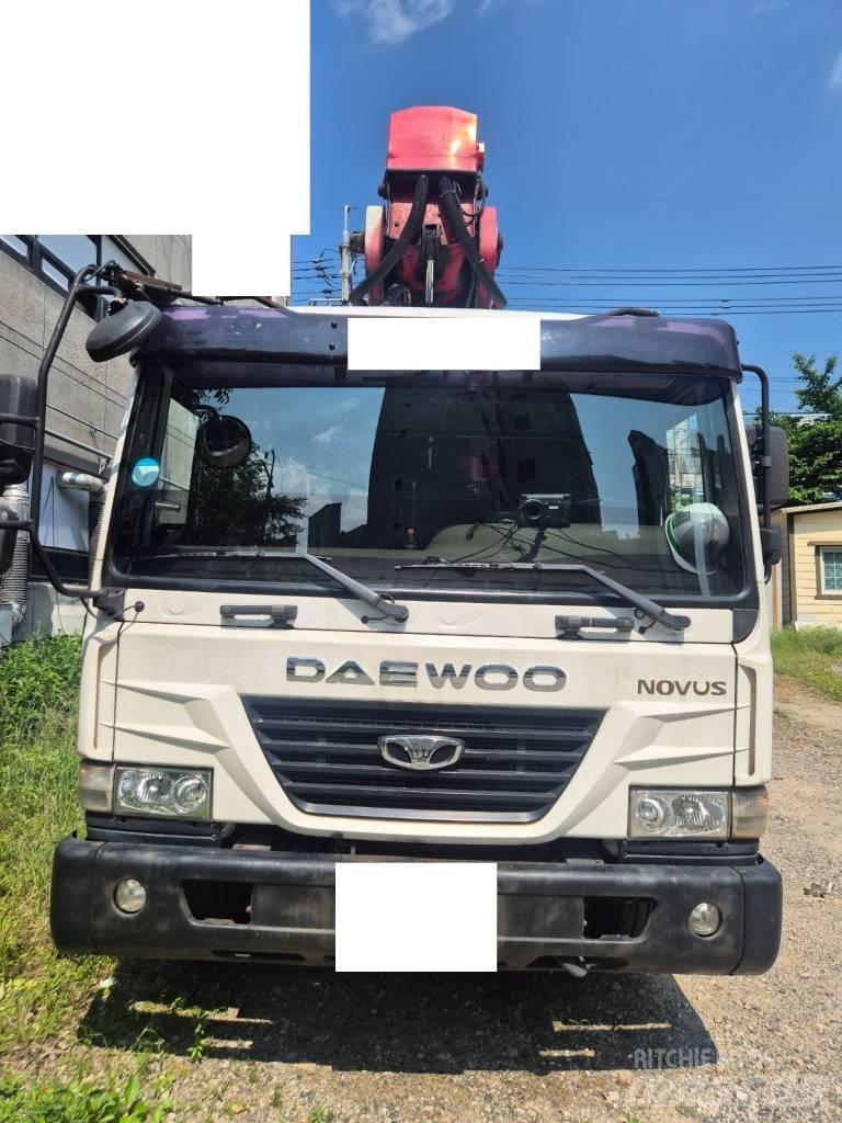 Horyong SKY450 トラック高所作業車