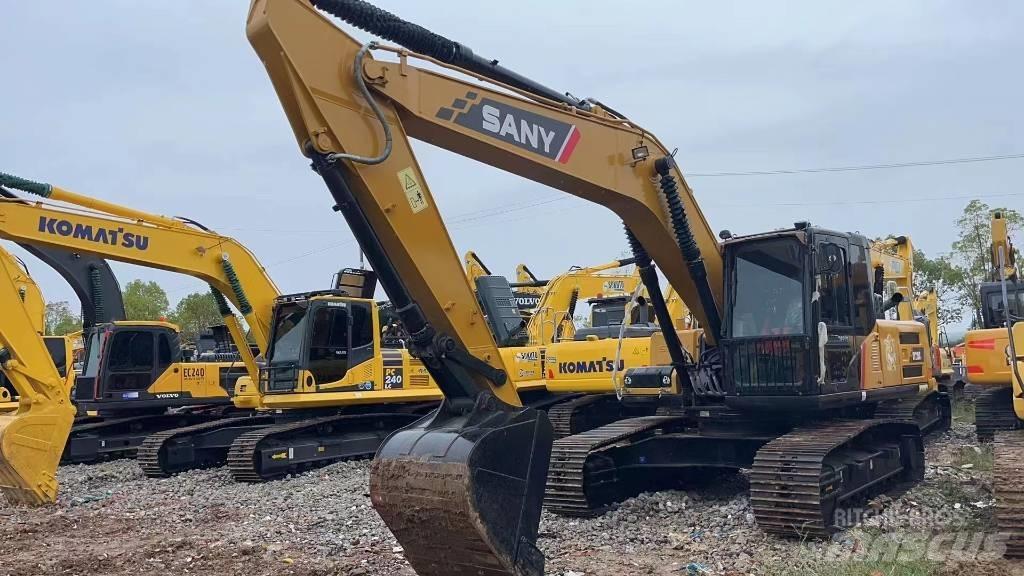 Sany SY 215 C 大型油圧ショベル12t以上（パワーショベル・ユンボ）