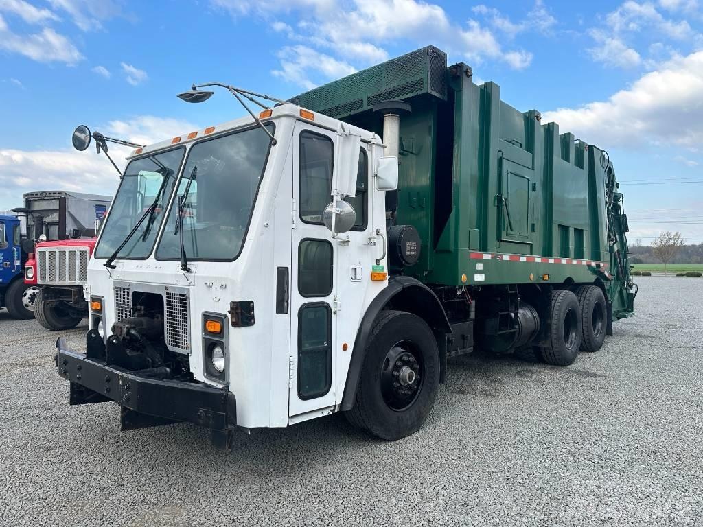 Mack LE613 塵芥車、パッカー車