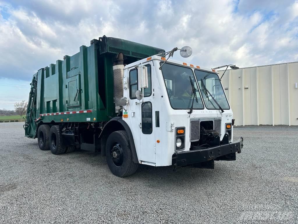 Mack LE613 塵芥車、パッカー車