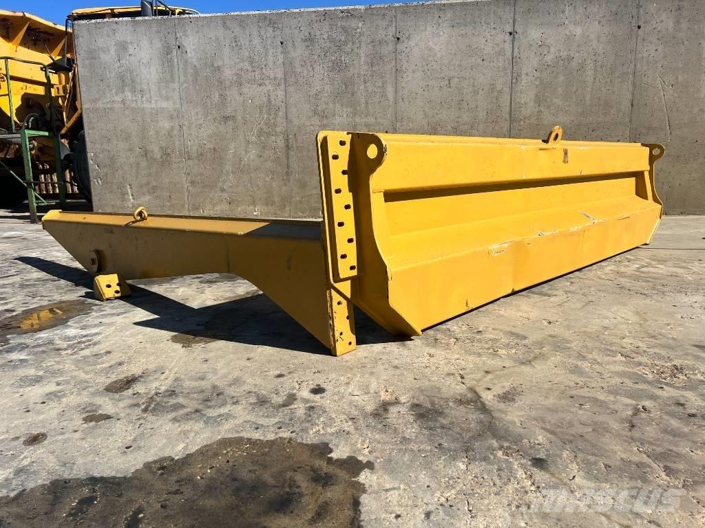 CAT TAILGATE CAT 735 テールゲート