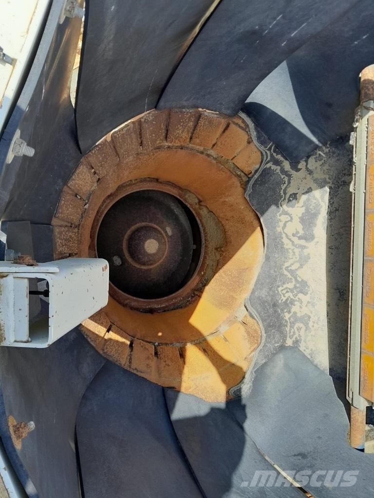 Metso LT200HP 自走式クラッシャー