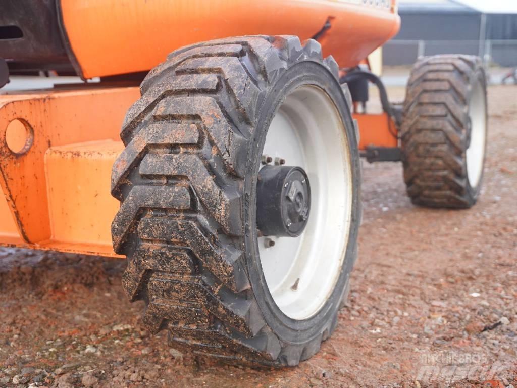 JLG 600 AJ ブームリフト　屈伸型