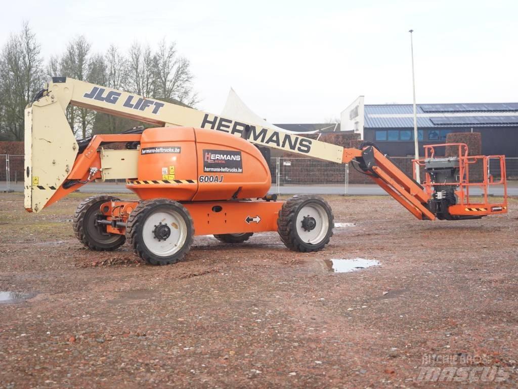 JLG 600 AJ ブームリフト　屈伸型