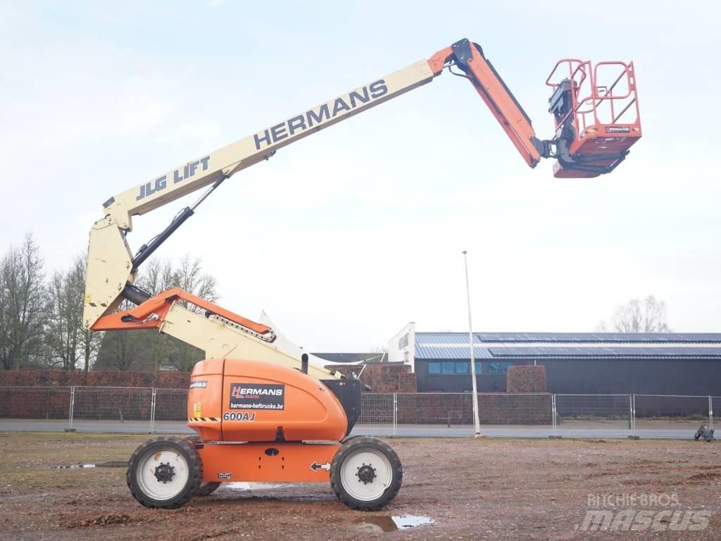JLG 600 AJ ブームリフト　屈伸型