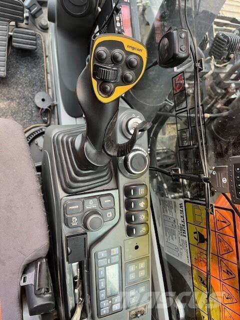 Doosan DX235 LCRD 大型油圧ショベル12t以上（パワーショベル・ユンボ）