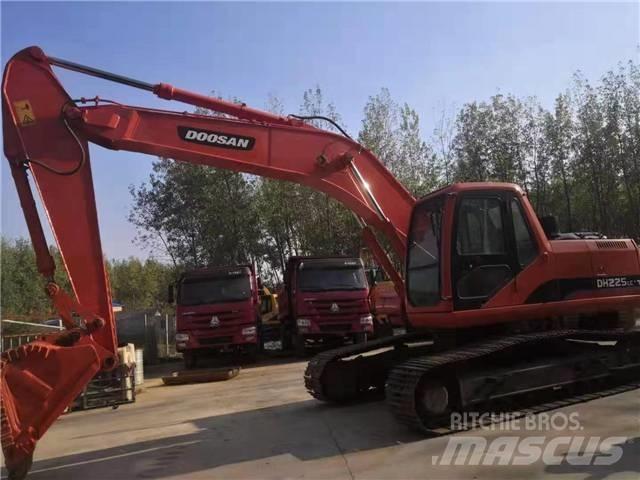 Doosan DH 225 LC-7 大型油圧ショベル12t以上（パワーショベル・ユンボ）