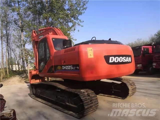 Doosan DH 225 LC-7 大型油圧ショベル12t以上（パワーショベル・ユンボ）