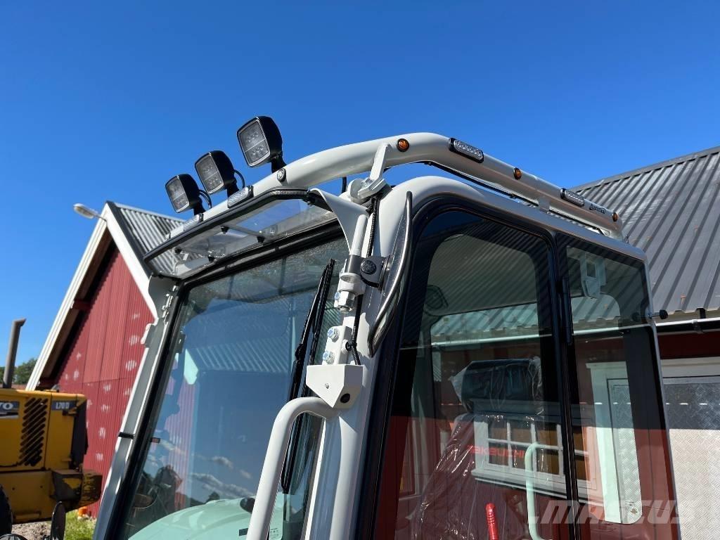 Takeuchi TB 370 中型油圧ショベル 7ｔ-12ｔ（ユンボ・パワーショベル・バックホー）