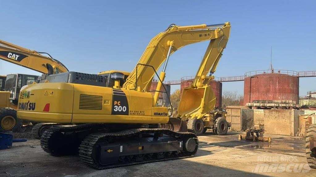 Komatsu PC 300 大型油圧ショベル12t以上（パワーショベル・ユンボ）
