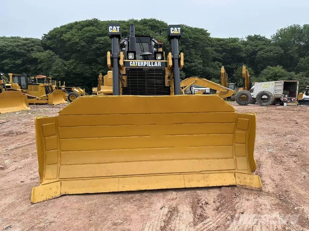 CAT D 8 R ブルドーザー