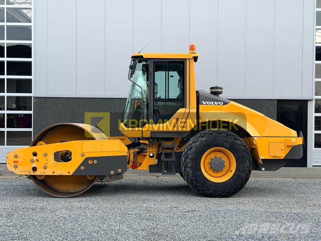 Volvo SD 135 B プレートコンパクター