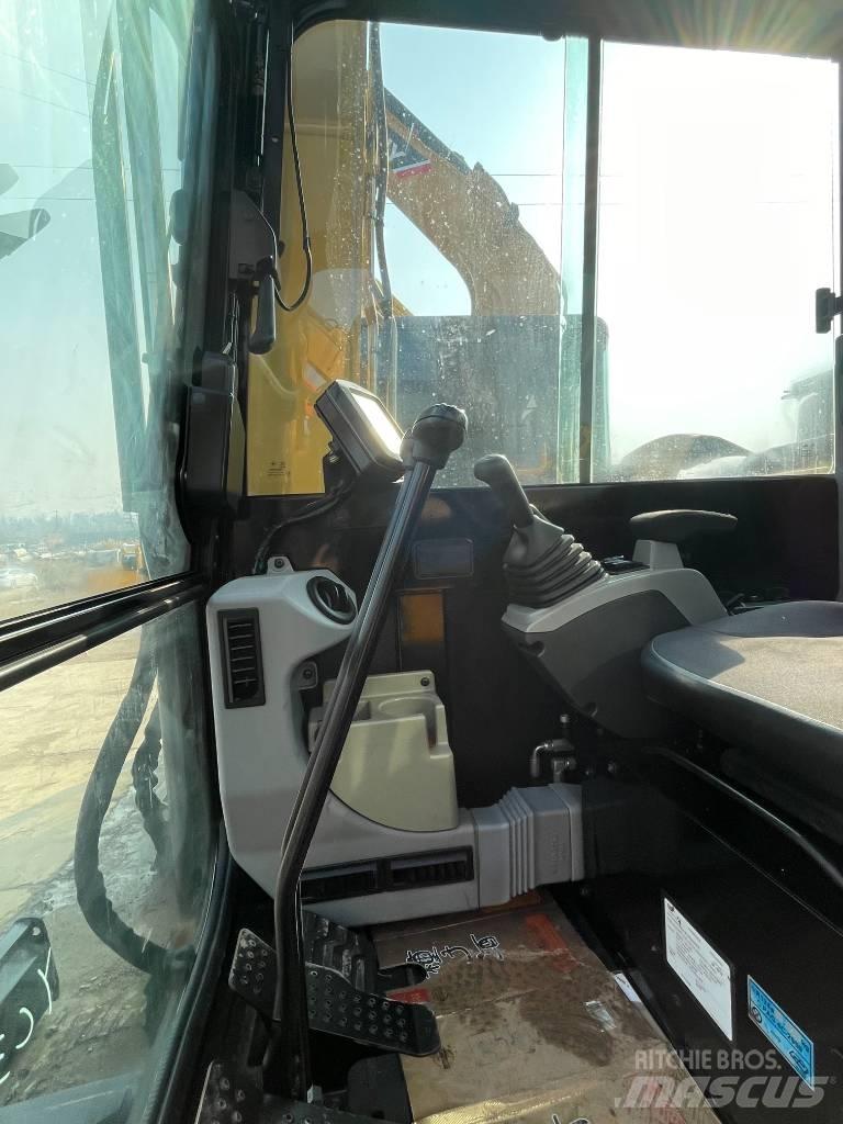 CAT 305.5E2 ミニ油圧ショベル 7t以下（ミニユンボ・ミニディガー）