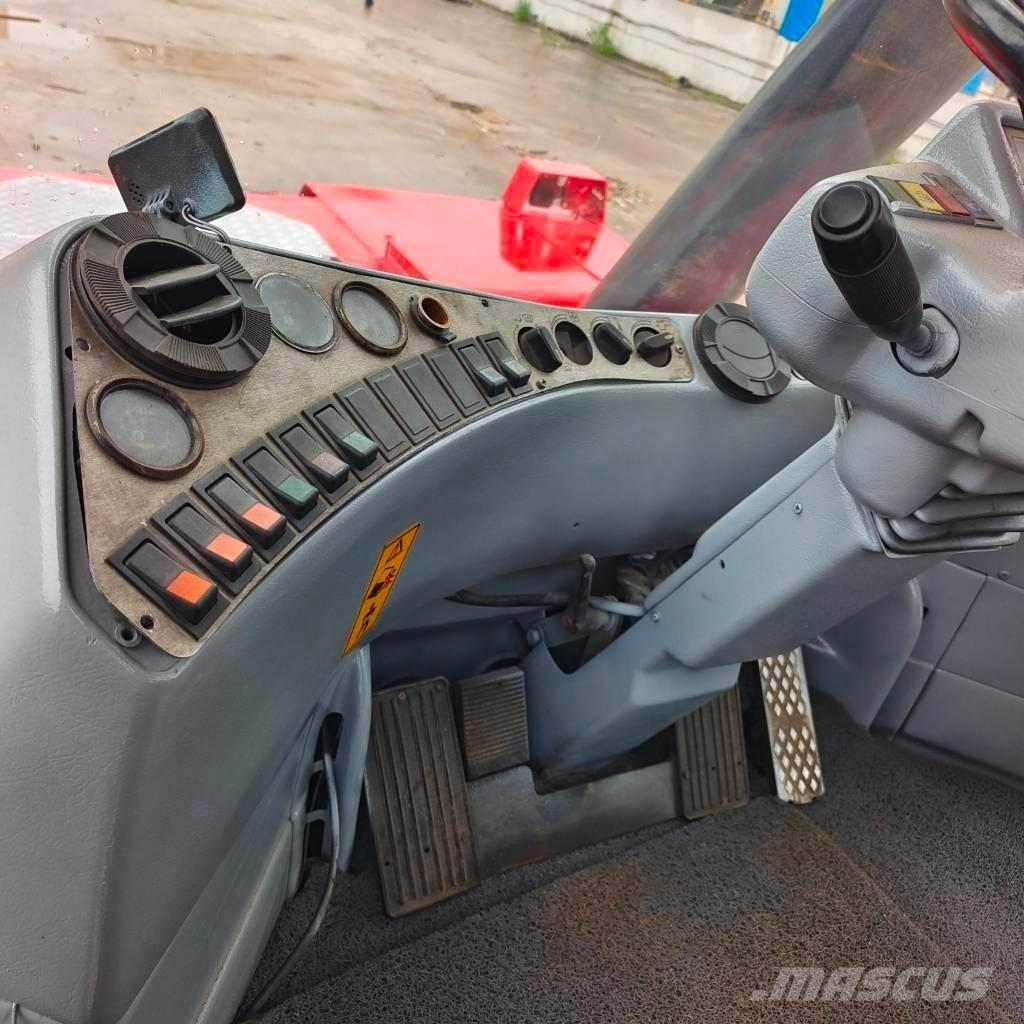 Kalmar DRF 450 リーチスタッカー