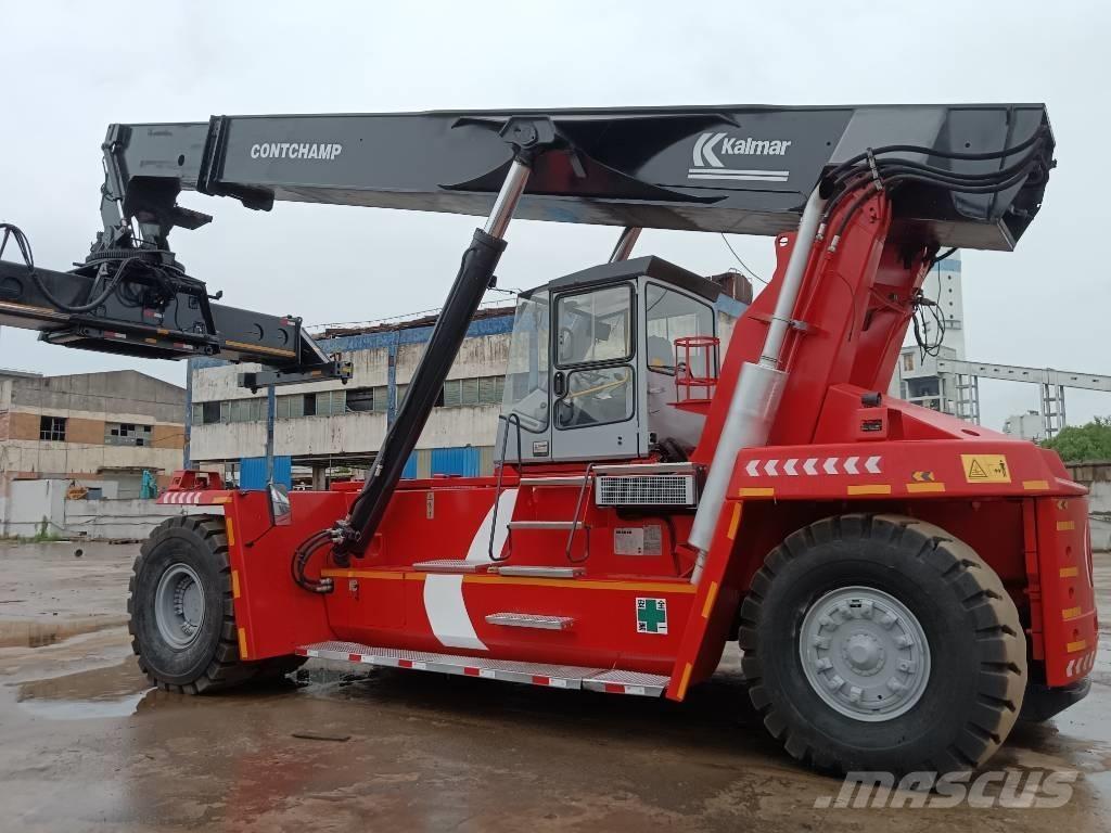 Kalmar DRF 450 リーチスタッカー