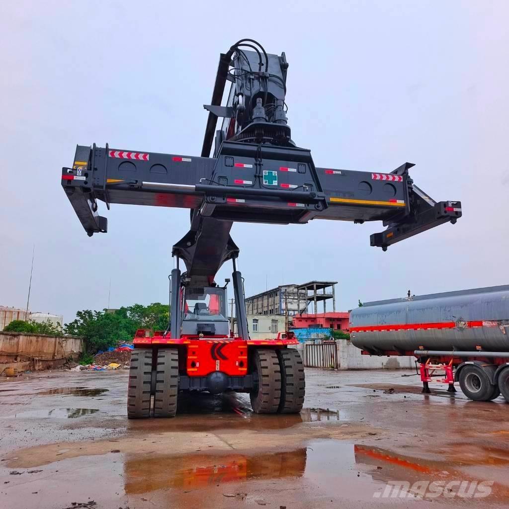Kalmar DRF 450 リーチスタッカー