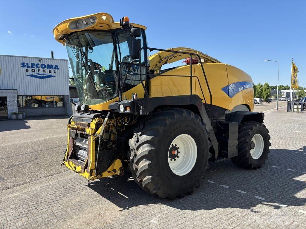 New Holland FR9050 自走式フォレージハーベスター