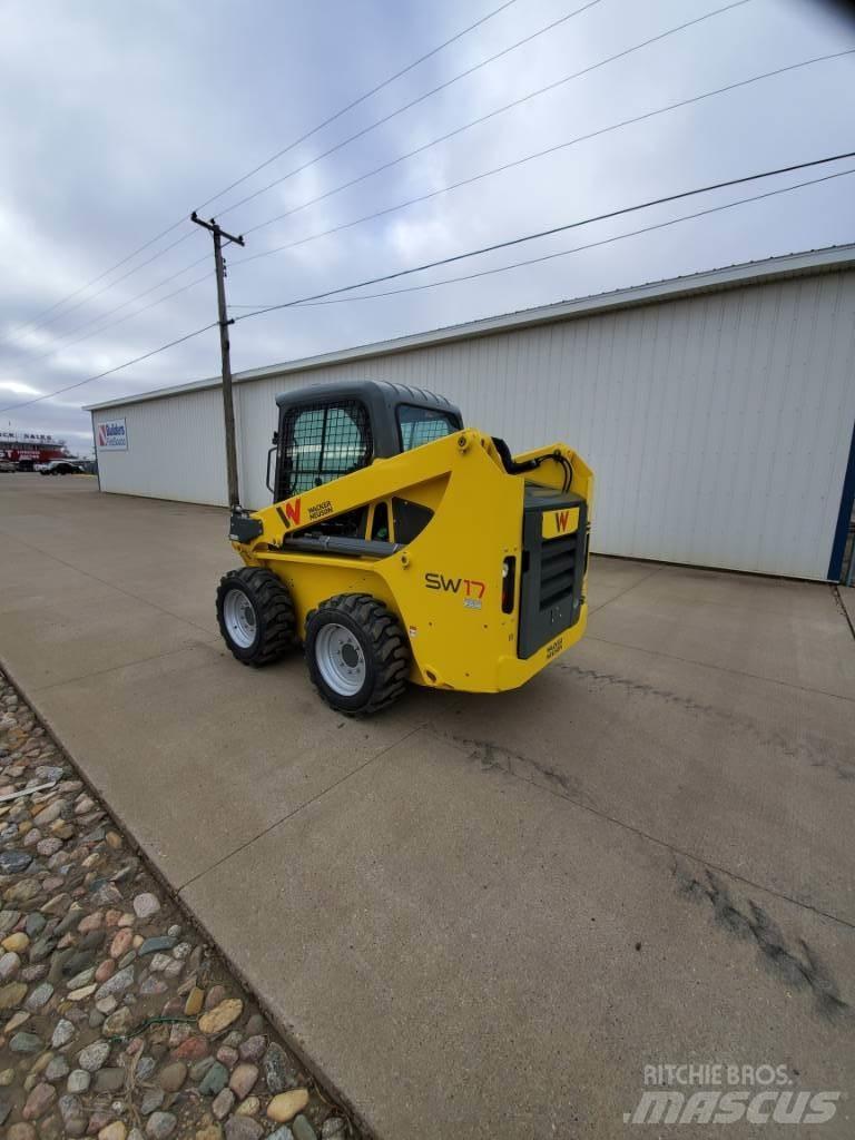 Wacker Neuson SW17 スキッドステアローダー
