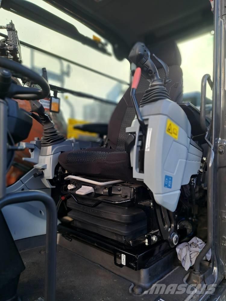 Hitachi ZX155WT-5 ホイール式油圧ショベル（パワーショベル・ユンボ・バックホー）