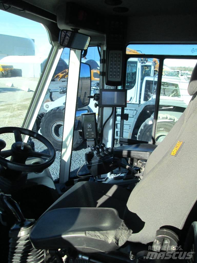 Liebherr L586 XPower ホイールローダー・タイヤショベル