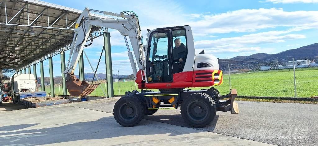 Takeuchi TB 295 W ホイール式油圧ショベル（パワーショベル・ユンボ・バックホー）