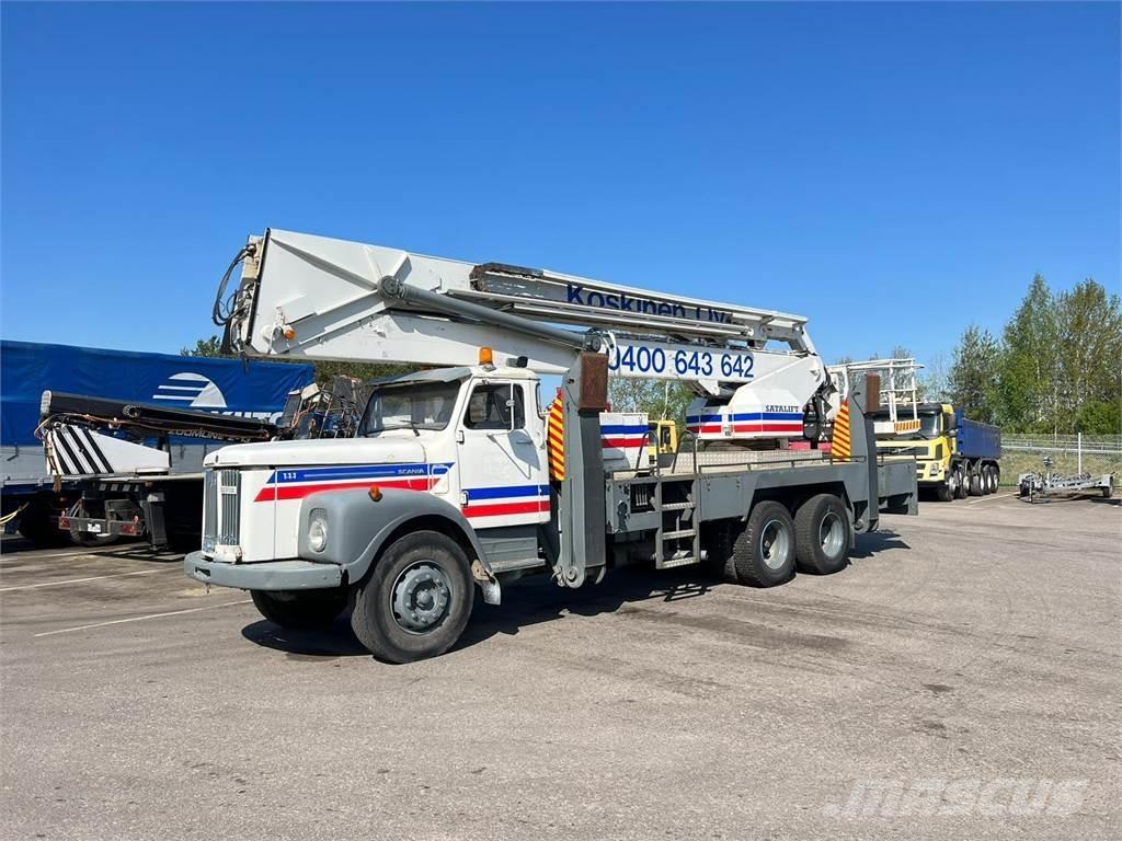 Scania 111 6X2 クレーントラック、ユニック車