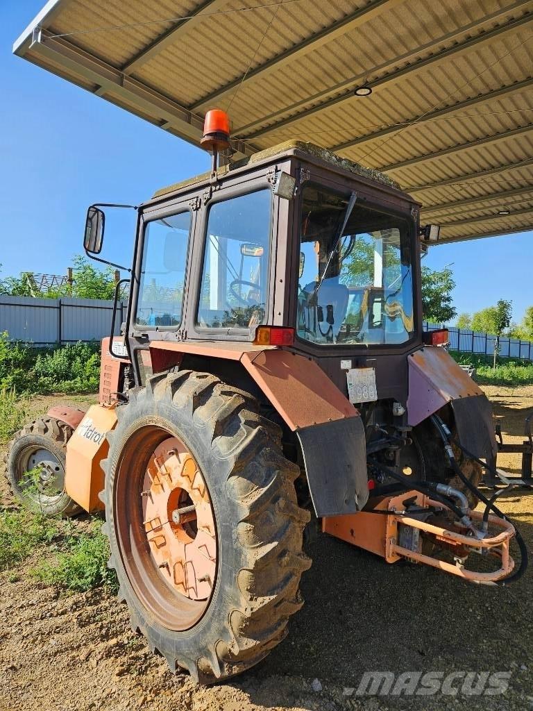 MTZ 82.1 トラクター