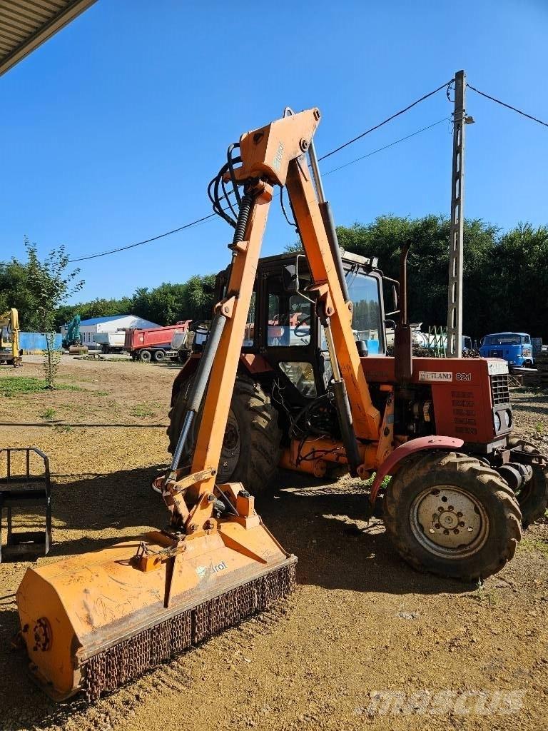 MTZ 82.1 トラクター