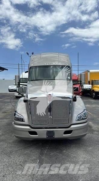 Kenworth T680 中古トラクターヘッド | トレーラーヘッド