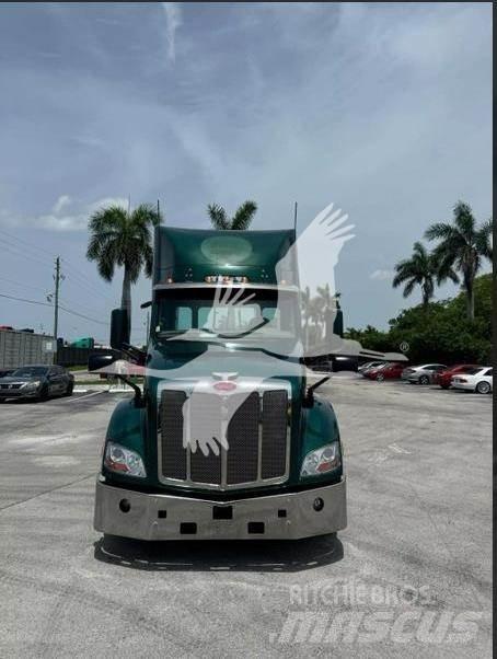 Peterbilt 579 中古トラクターヘッド | トレーラーヘッド