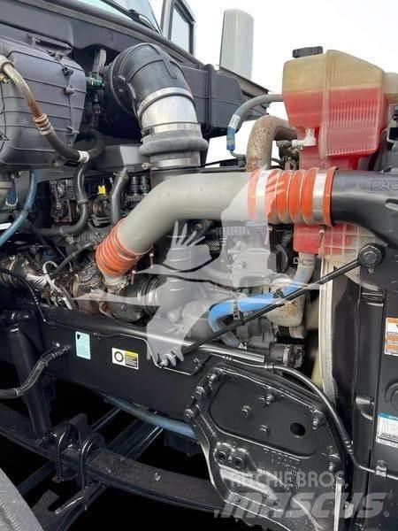 Peterbilt 579 中古トラクターヘッド | トレーラーヘッド