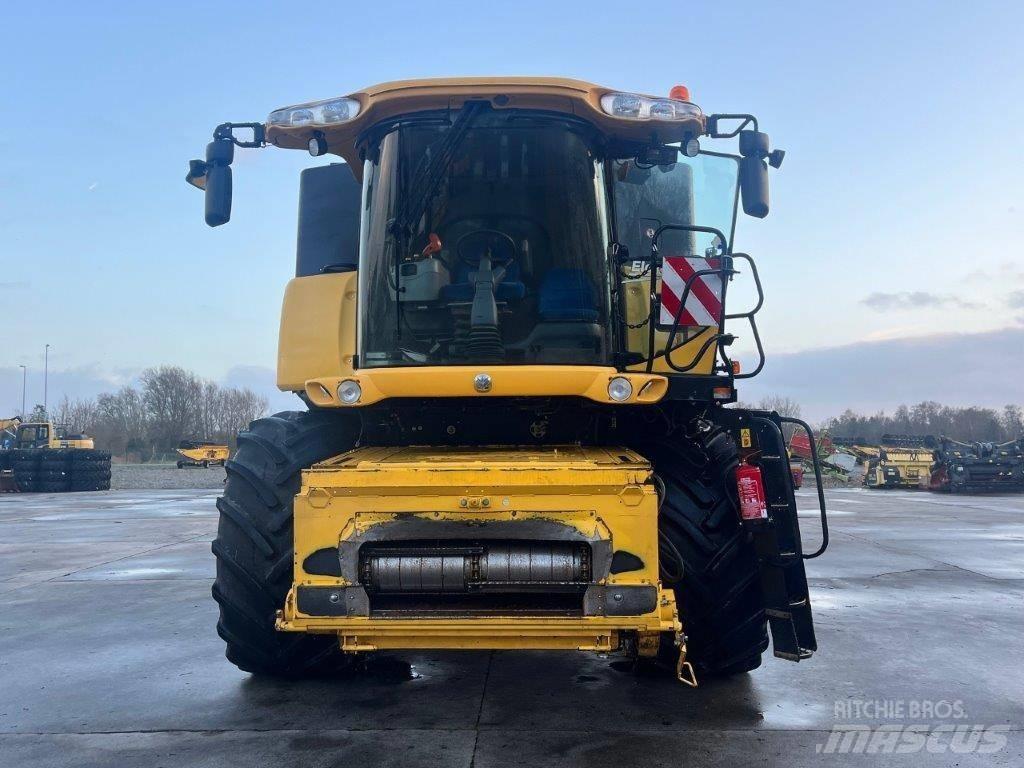 New Holland CR 9080 コンバイン
