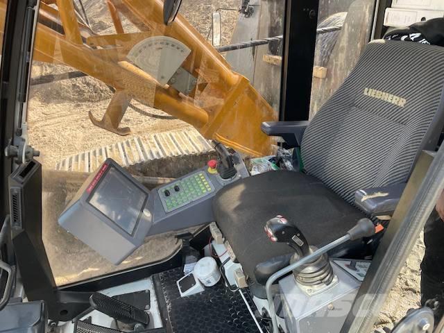 Liebherr HS 8100 HD ドラッグショベル