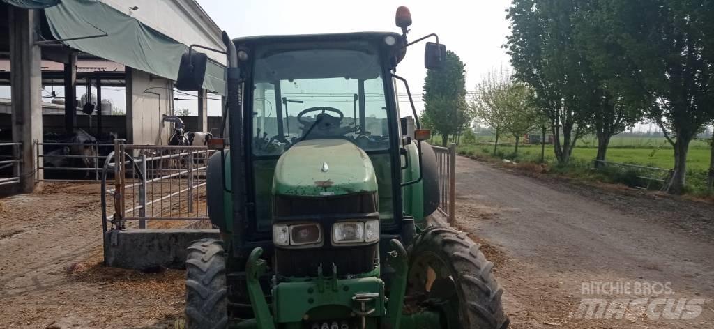 John Deere 5820 トラクター