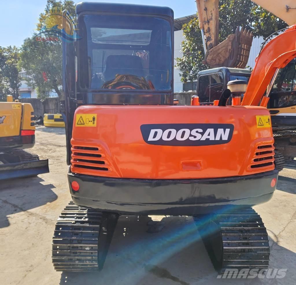 Doosan DH 55 ミニ油圧ショベル 7t以下（ミニユンボ・ミニディガー）