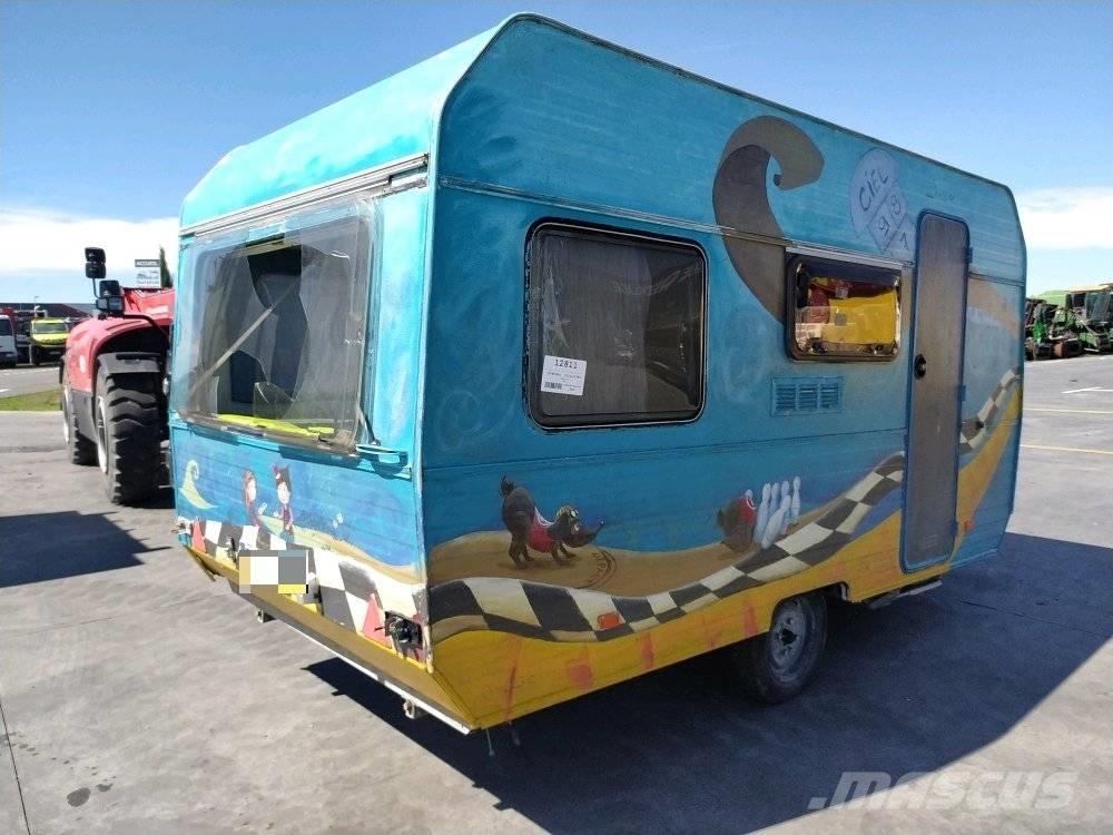  DIGUE 450 キャンピングカーとキャラバン