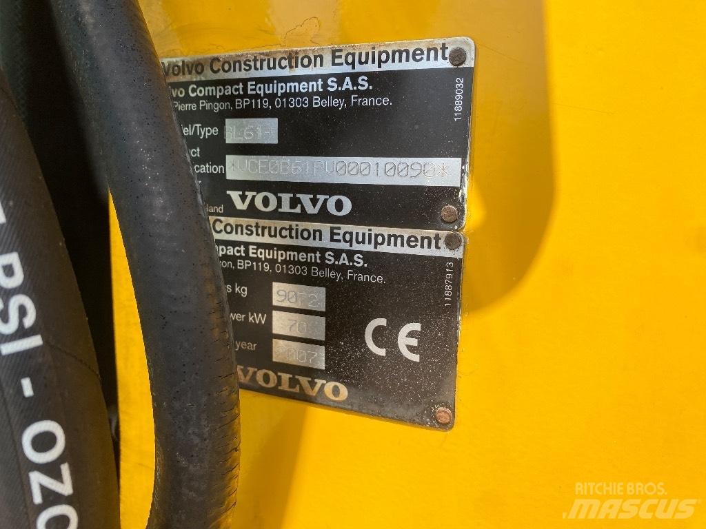 Volvo BL 61 バックホーローダー