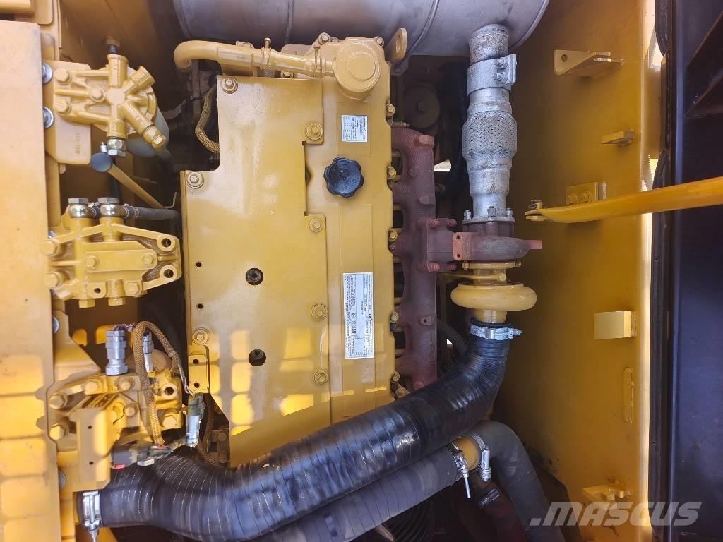 CAT 320D2L 大型油圧ショベル12t以上（パワーショベル・ユンボ）