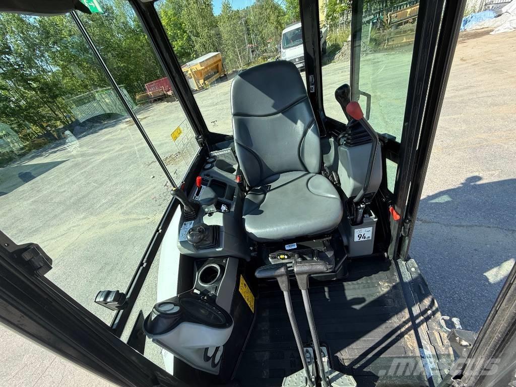 Bobcat E 27 ミニ油圧ショベル 7t以下（ミニユンボ・ミニディガー）