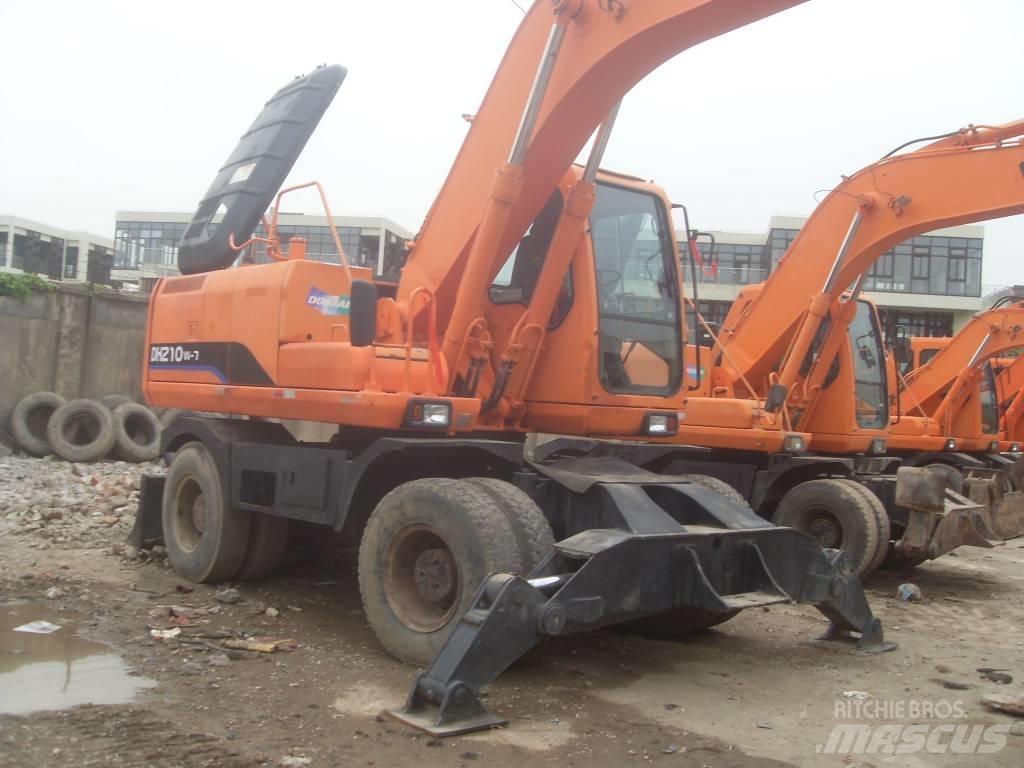 Doosan DH 150 W-7 ホイール式油圧ショベル（パワーショベル・ユンボ・バックホー）