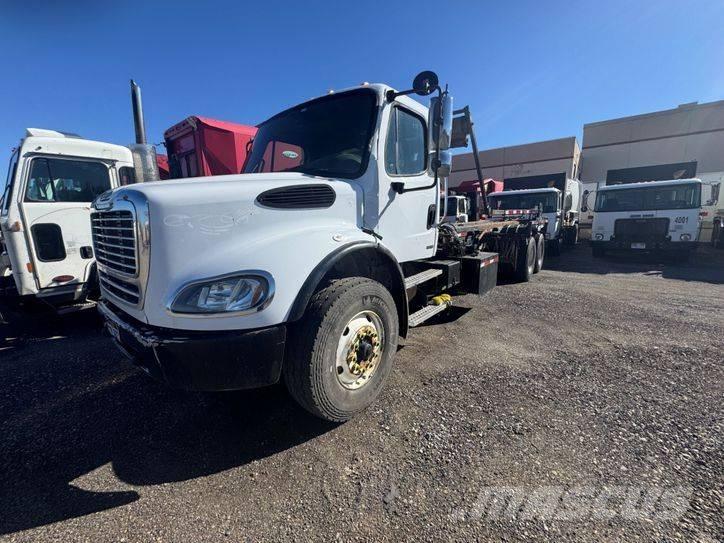 Freightliner M2 ケーブルリフト着脱式トラック