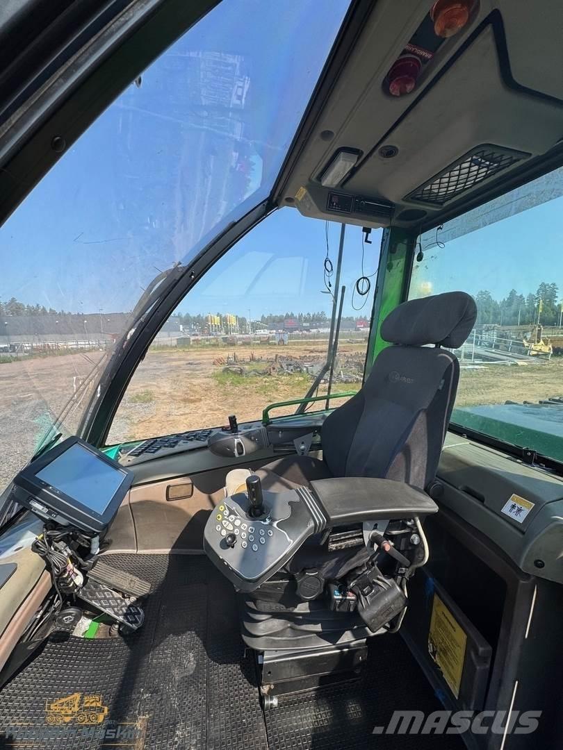 John Deere 1470D ハーベスター