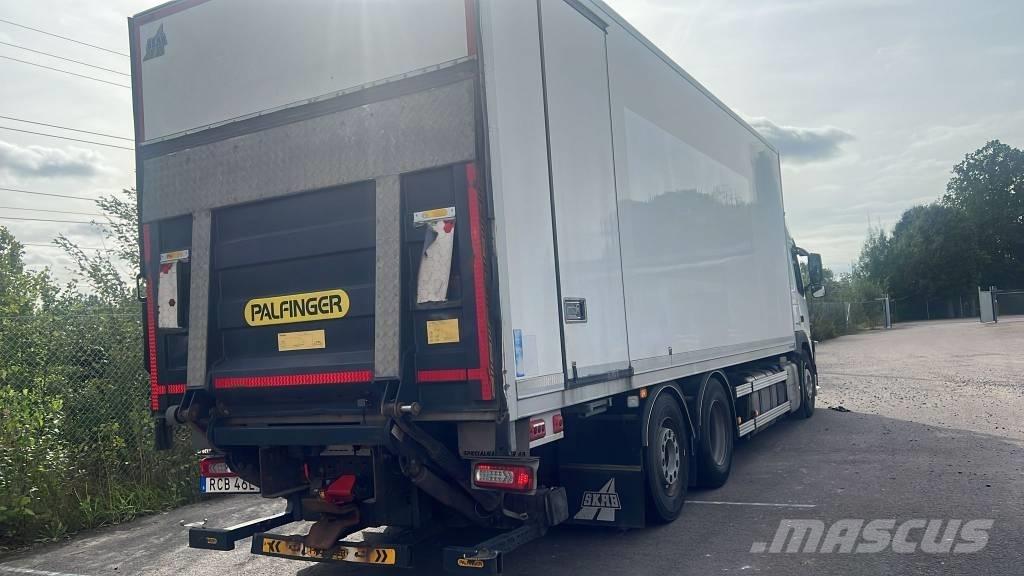 Volvo FM 冷凍冷蔵車