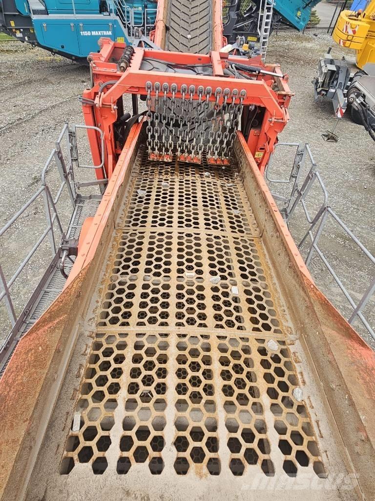 Terex Finlay 883+ 自走式スクリーン