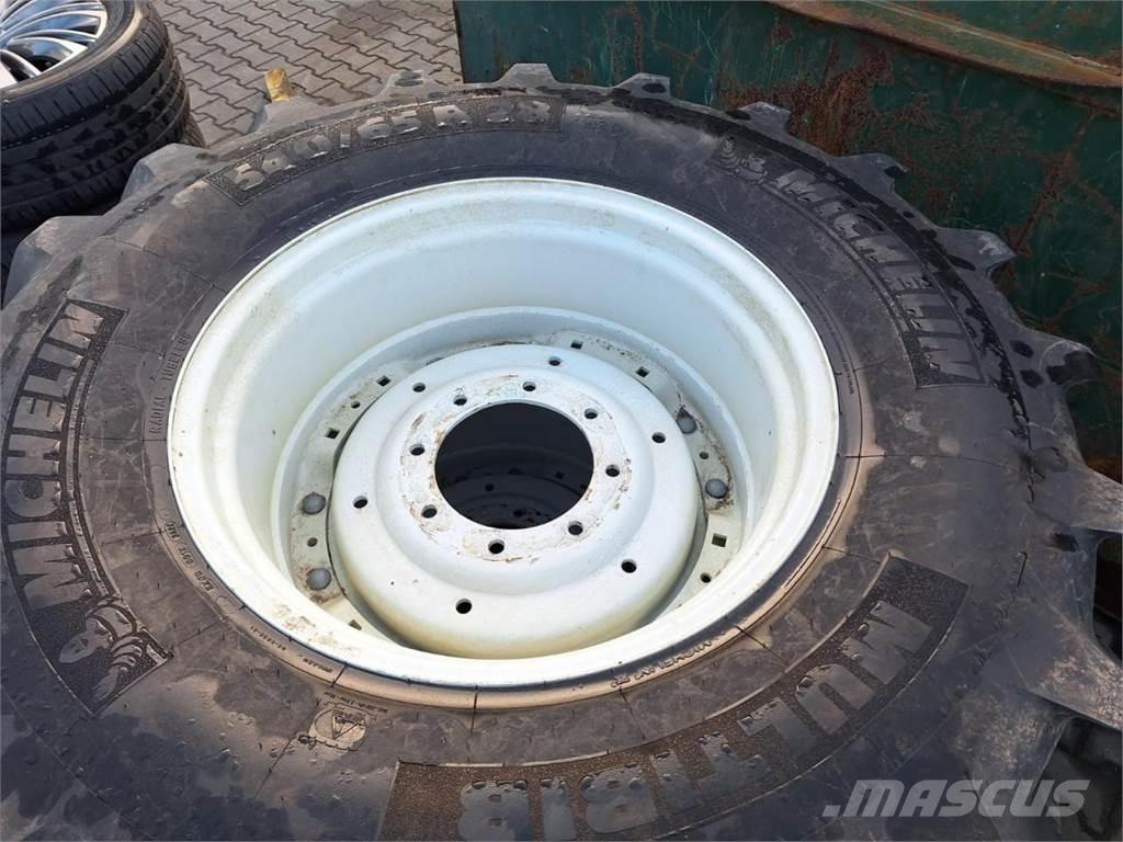 Michelin 540/65R28 タイヤ、ホイル、リム