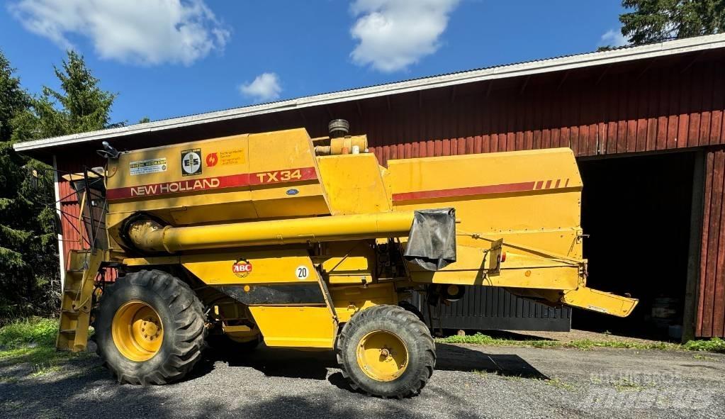 New Holland TX 34 コンバイン